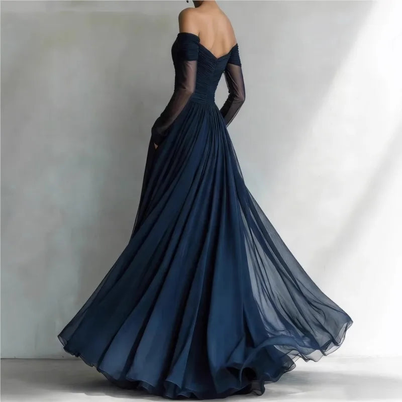 Éléonore | Robe longue en tulle bleu nuit à épaules dénudées